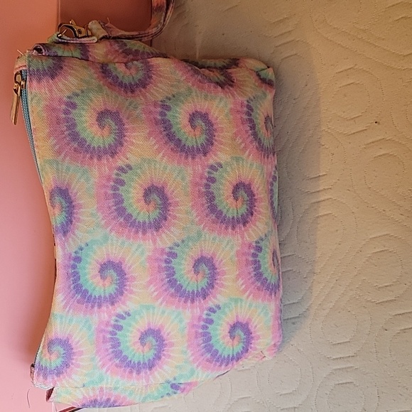 Accessories Mystery Bag - Picture 2 of 3